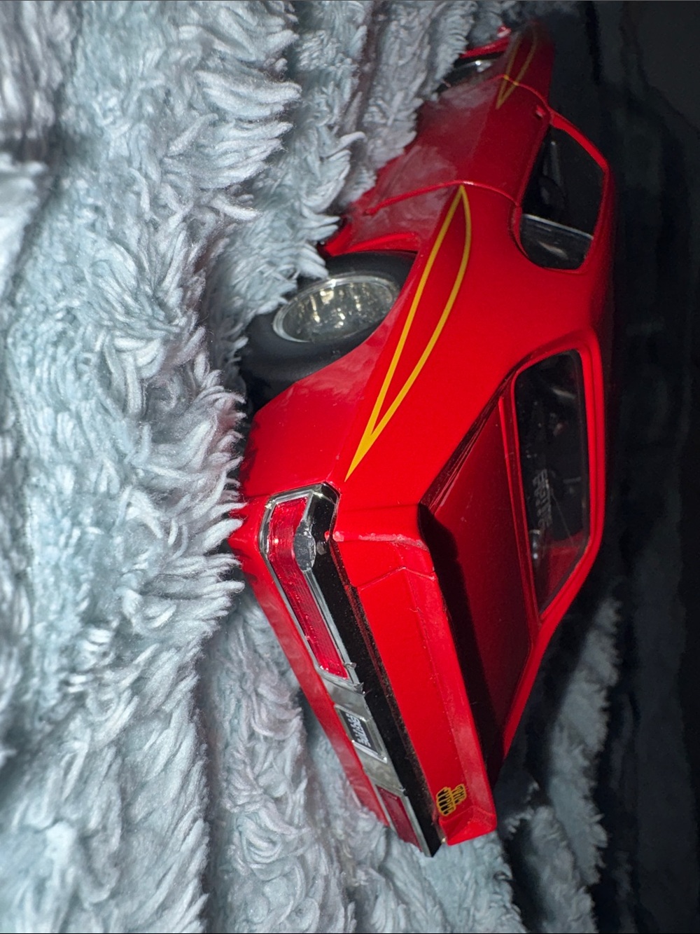 Red Jadas Toys Pontiac GTO with Opening Latches - Picture 3 of 7